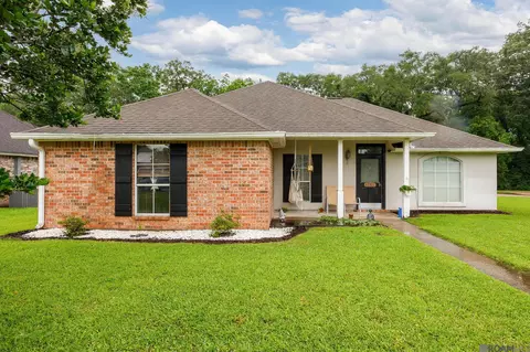 37322 N Red Oak Dr, Prairieville, LA 70769