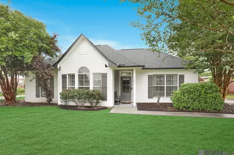 17076 Hunters Trace St W, Prairieville, LA 70769