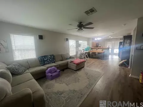 13563 Rose Dr, Walker, LA 70785