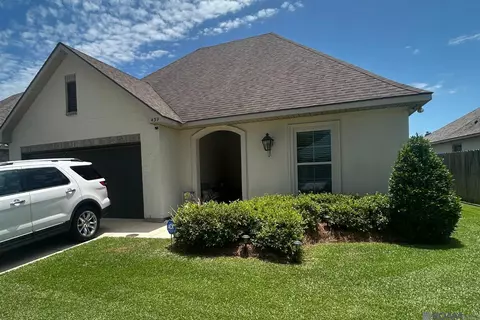 439 Lake Breeze Dr, Baton Rouge, LA 70820