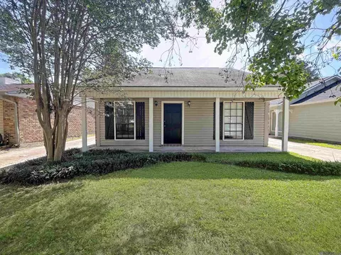 30552 Fairway View Dr, Denham Springs, LA 70726