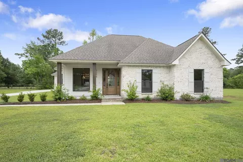 7258 Riverbank Dr, Denham Springs, LA 70706
