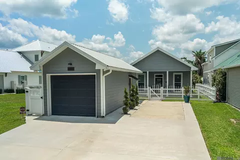 12361 Home Port Dr, Maurepas, LA 70449