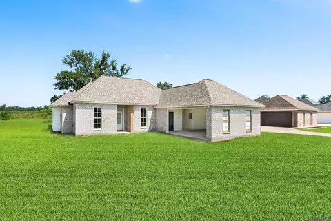 4825 Pointe Prospect Dr, Oscar, LA 70762