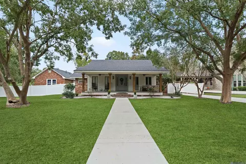 3221 Woodland Ridge Blvd, Baton Rouge, LA 70816