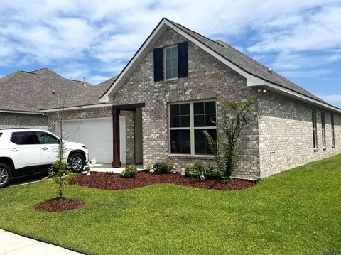 7126 Panama Canal Dr, Gonzales, LA 70737