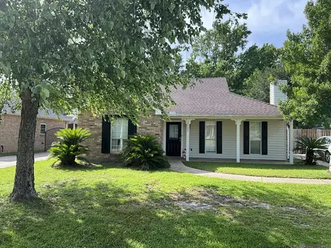 17725 Nine Oaks Ave, Baton Rouge, LA 70817