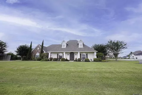 318 Benjamin St, New Roads, LA 70760
