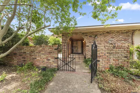 633 Oak Hills Pkwy, Baton Rouge, LA 70810