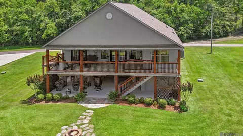 17713 Cove Ln, Port Vincent, LA 70726