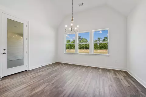 Dining - 14641 Carroll Ave, Walker, LA 70785 photo 2 of 2