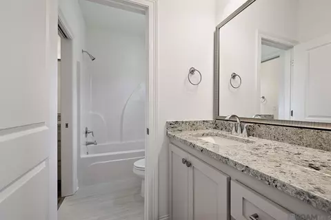 Bath - 14641 Carroll Ave, Walker, LA 70785 photo 2 of 2