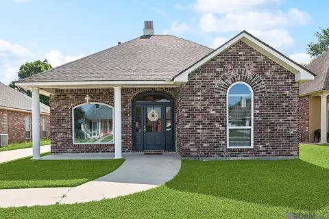 2211 Hunters Trail Dr, Baton Rouge, LA 70816