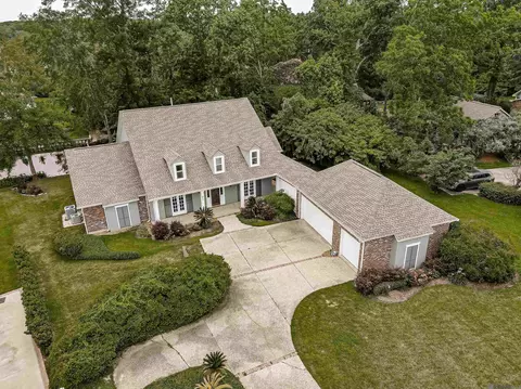 655 High Lake Dr, Baton Rouge, LA 70810