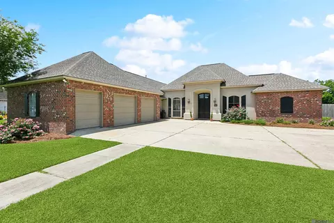 8595 Ormand Dr, Zachary, LA 70791