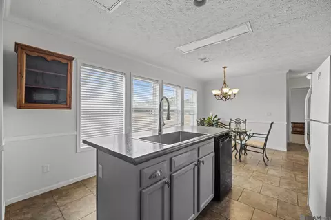 23611 Riley Rd, Pride, LA 70770 photo 9