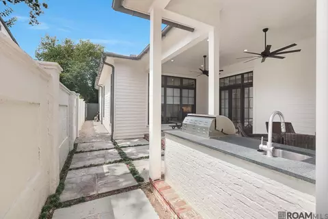 Exterior - 8741 Marques Ln, Baton Rouge, LA 70809 photo 3 of 6