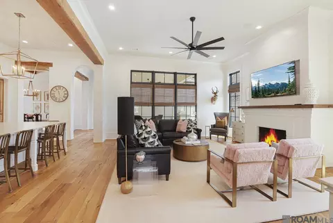 Living - 8741 Marques Ln, Baton Rouge, LA 70809 photo 5 of 5