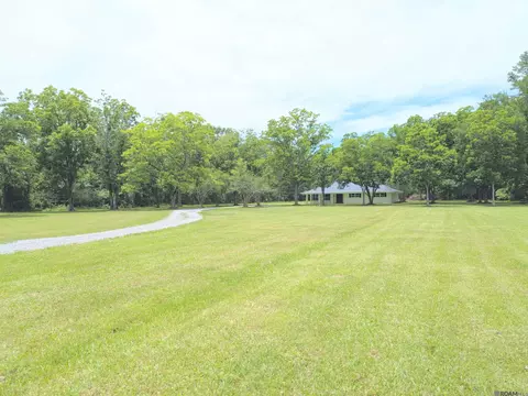 15857 Brown Rd, Baker, LA 70714