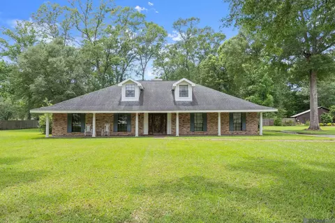 7625 Conestoga Dr, Greenwell Springs, LA 70739