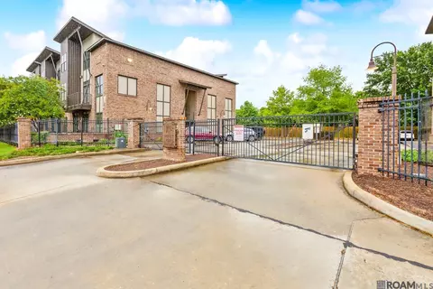 333 E Boyd Dr # 16, Baton Rouge, LA 70808
