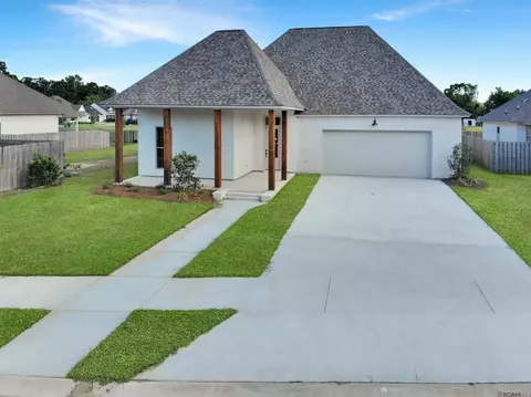 1124 Irish Ivy, Denham Springs, LA 70726