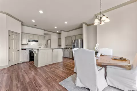 2821 Nicholson Lake Dr, Baton Rouge, LA 70810
