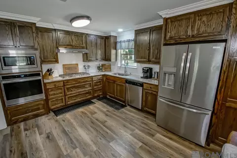 Kitchen - 13170 Springfield Rd, Walker, LA 70785 photo 2 of 3