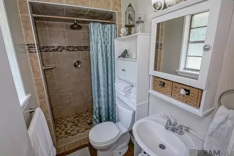 Bath - 13170 Springfield Rd, Walker, LA 70785 photo 1 of 2