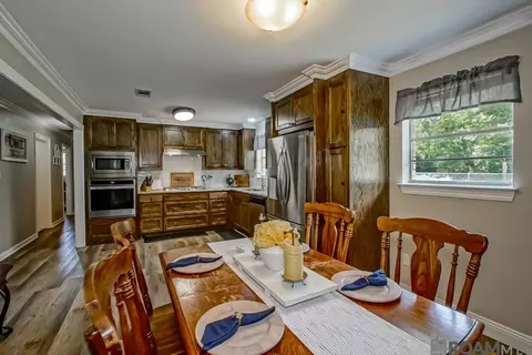 Dining - 13170 Springfield Rd, Walker, LA 70785 photo 2 of 2