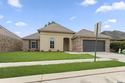6535 Cameren Oaks Dr, Baton Rouge, LA 70817