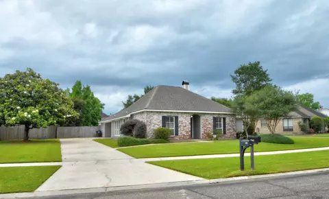 5802 N Snowden Dr, Baton Rouge, LA 70817