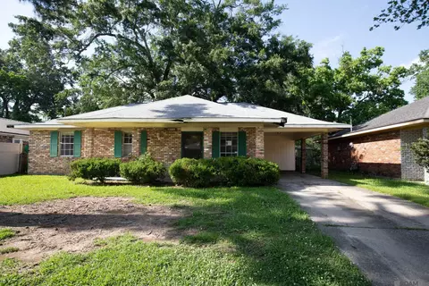 11555 E Black Oak Dr, Baton Rouge, LA 70815