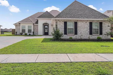 6336 Soaring Dr, Gonzales, LA 70737