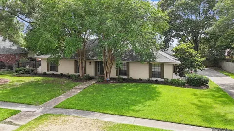 3821 Lake Larouge Dr, Baton Rouge, LA 70816