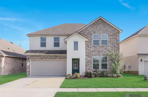 5575 Oak Trace Dr, Saint Gabriel, LA 70776