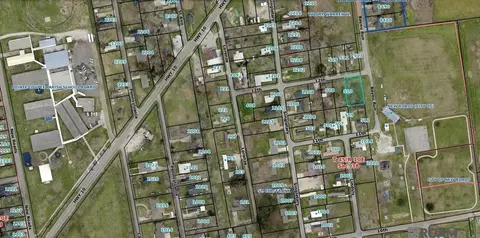 812 E 12th St, New Roads, LA 70760