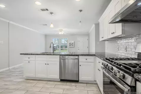 7356 Meadowview Ave, Baton Rouge, LA 70810