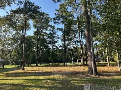 6041 Clayton Ct, Saint Francisville, LA 70775