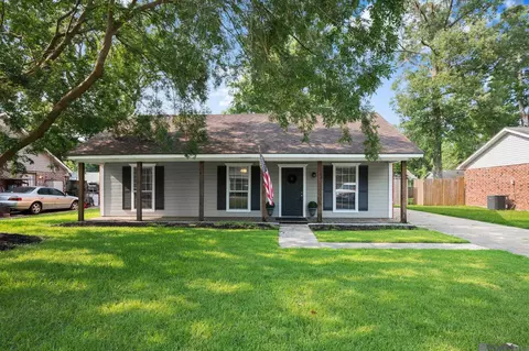 17546 Hedges Dr, Greenwell Springs, LA 70739