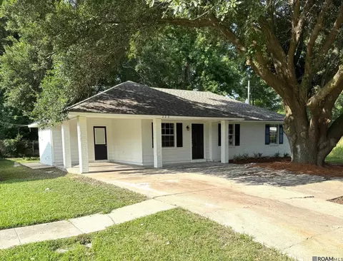 223 Gatebriar St, Baton Rouge, LA 70807