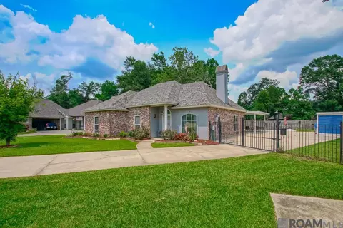 17510 Les Chenier St, Prairieville, LA 70769