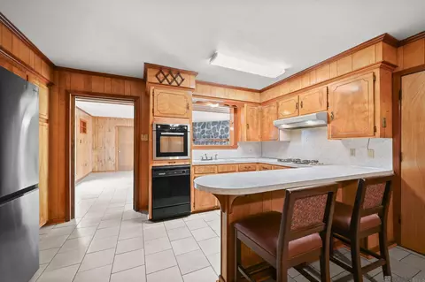 Kitchen - 620 Charles Ave, Baker, LA 70714 photo 2 of 3