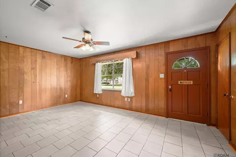 Living - 620 Charles Ave, Baker, LA 70714 photo 1 of 4