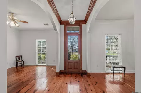 14513 N Majestic Oaks Pl, Baton Rouge, LA 70810