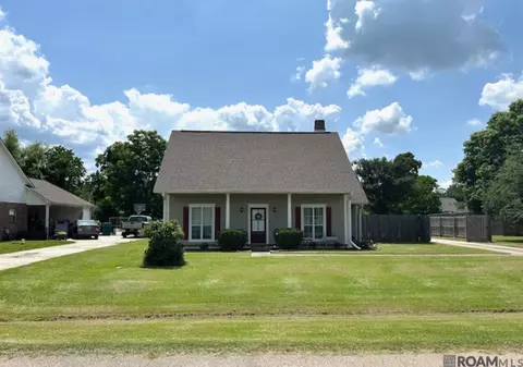25925 Regency Ave, Denham Springs, LA 70726