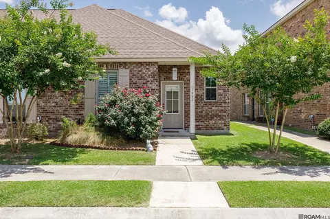 1451 Pelican Club Dr, Baton Rouge, LA 70820