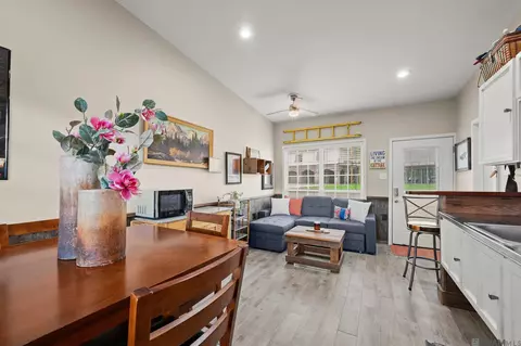 32875 Rivergate Cir # 35, Springfield, LA 70462