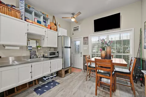 Kitchen - 32875 Rivergate Cir # 35, Springfield, LA 70462 photo 2 of 2