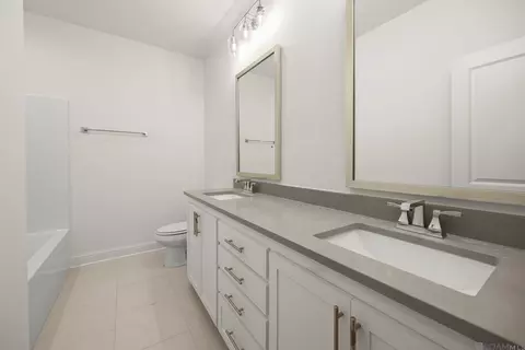 Bath - 236 Sophia Dr, Luling, LA 70070 photo 1 of 4